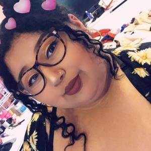 Meet your Posher, Yadira